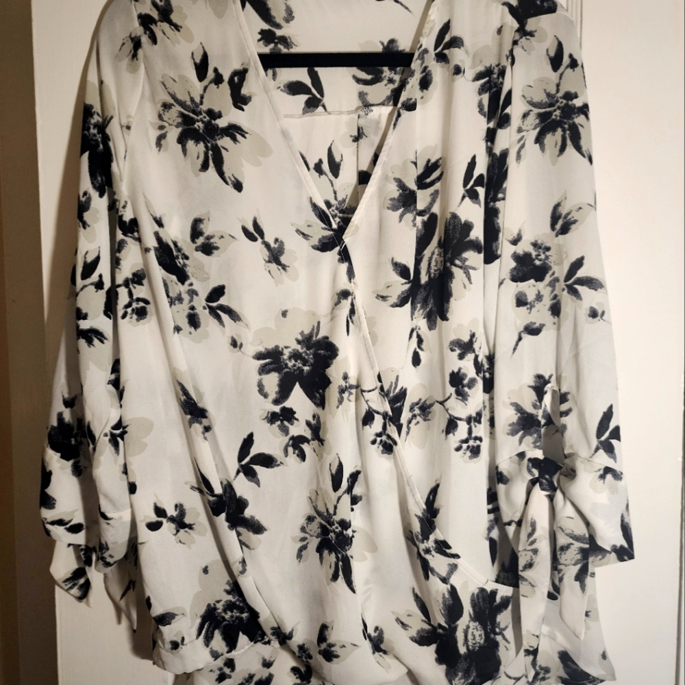 West Kei Women's Top SheerWhite with Black Flower Print three quarter sleeves